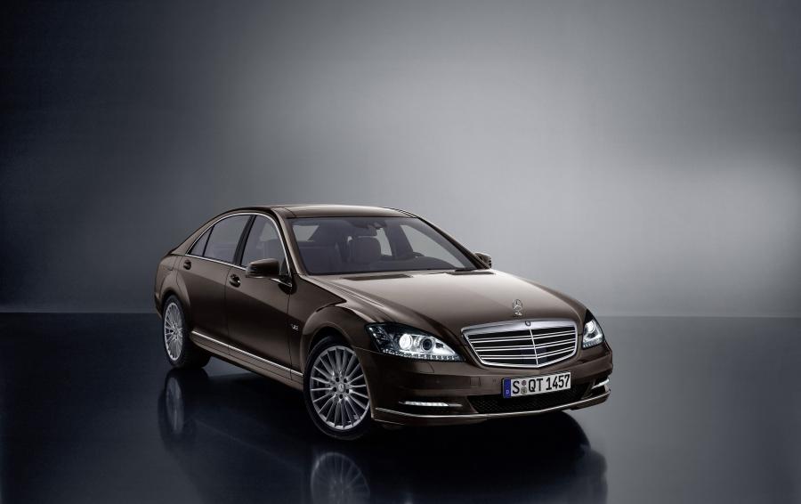  Mercedes-Benz S-Class 2010 года  (фото 23 из 27)